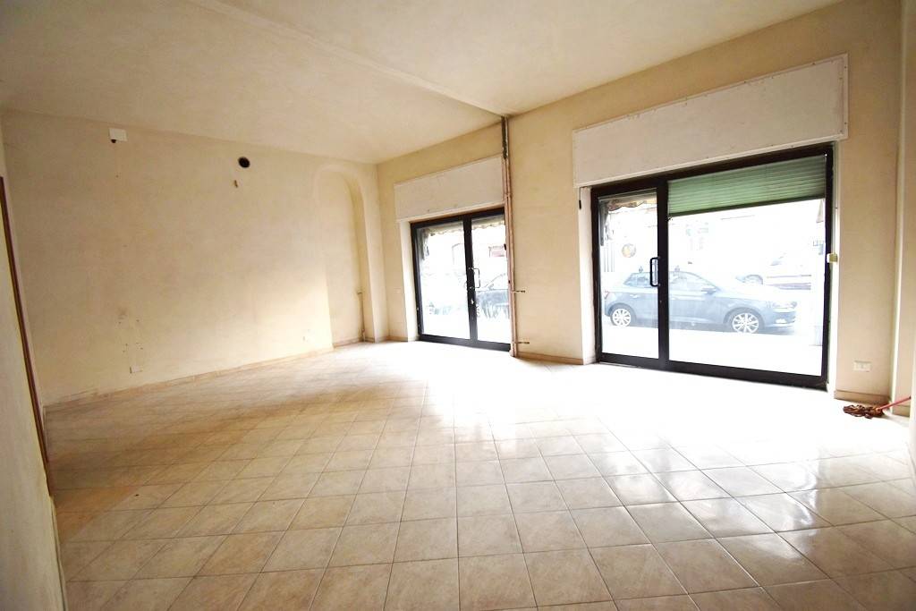 negozio in vendita a Torino in zona Barriera di Milano