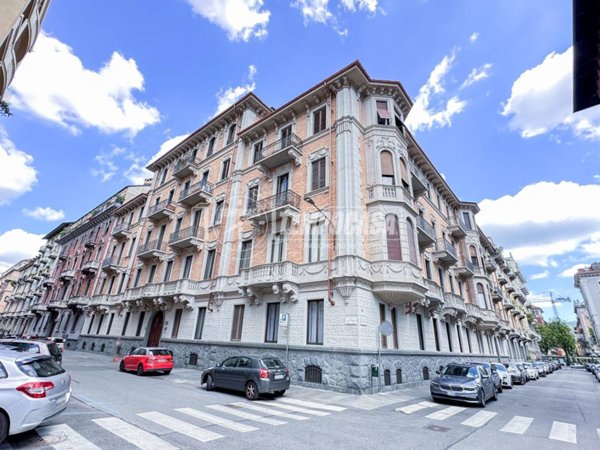 appartamento in vendita a Torino in zona Crocetta