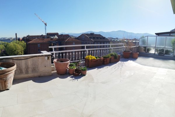 appartamento in vendita a Torino in zona Santa Rita