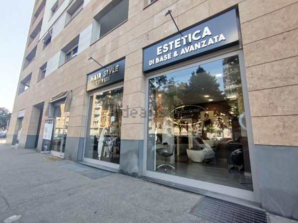 negozio in vendita a Torino in zona Cenisia