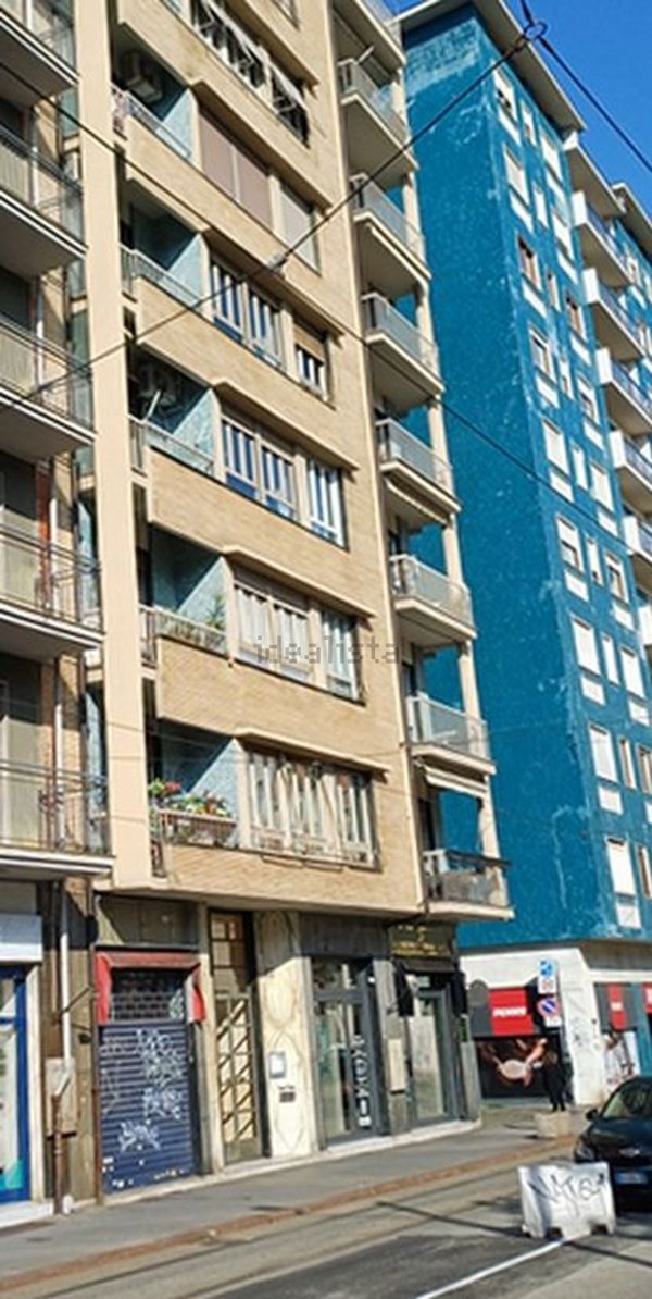 locale commerciale in vendita a Torino in zona Campidoglio