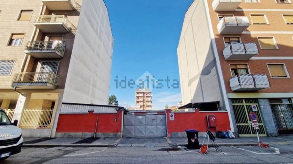 ufficio in vendita a Torino in zona Borgata Lesna