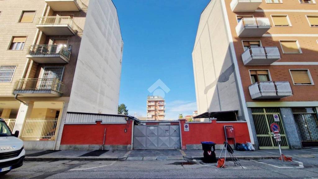 negozio in vendita a Torino in zona Pozzo Strada