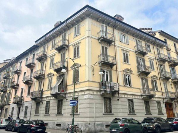 appartamento in vendita a Torino in zona Cenisia