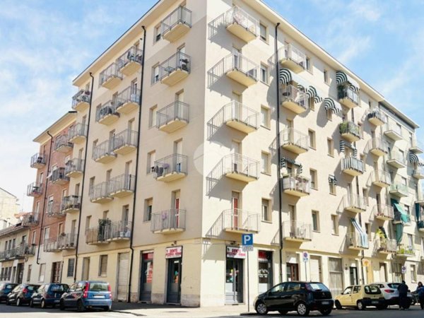 negozio in vendita a Torino in zona Madonna di Campagna