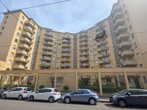 appartamento in vendita a Torino in zona Cenisia