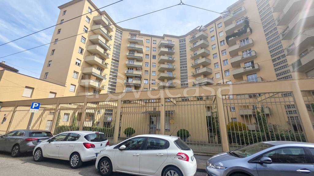 appartamento in vendita a Torino in zona Cenisia