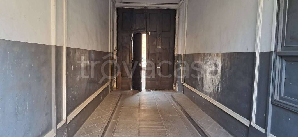 locale di sgombero in vendita a Torino in zona Cenisia