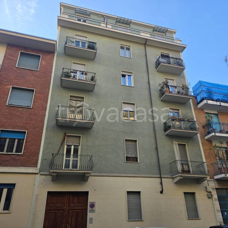 appartamento in vendita a Torino in zona Borgata Vittoria