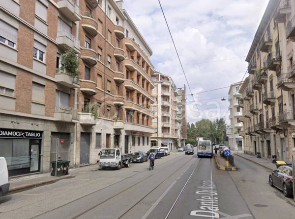 negozio in vendita a Torino in zona Cenisia