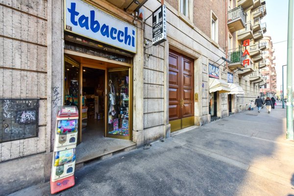 negozio in vendita a Torino in zona Campidoglio