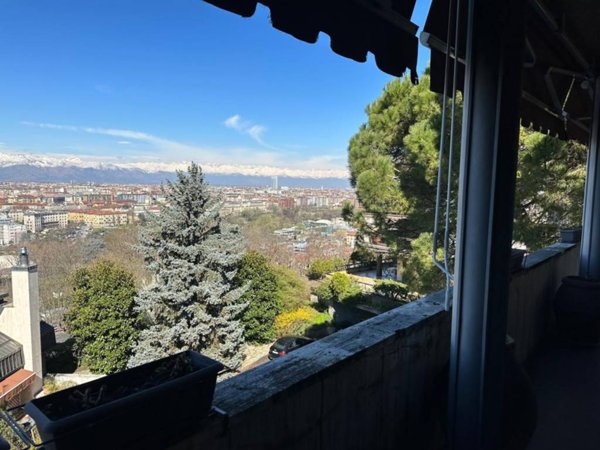 appartamento in vendita a Torino in zona Cavoretto