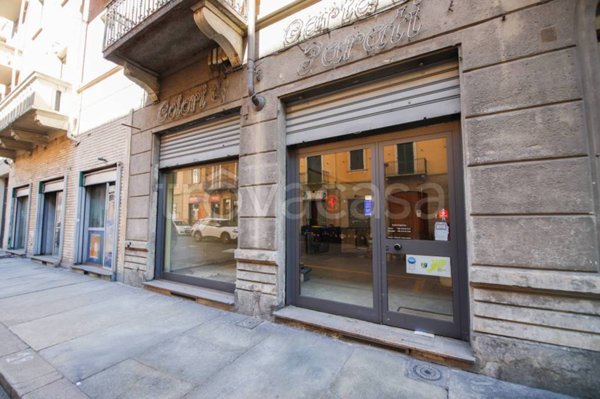 negozio in vendita a Torino in zona Cenisia