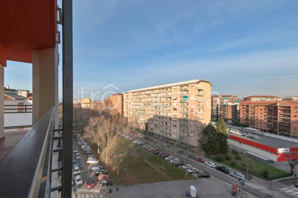 appartamento in vendita a Torino in zona Mirafiori Nord