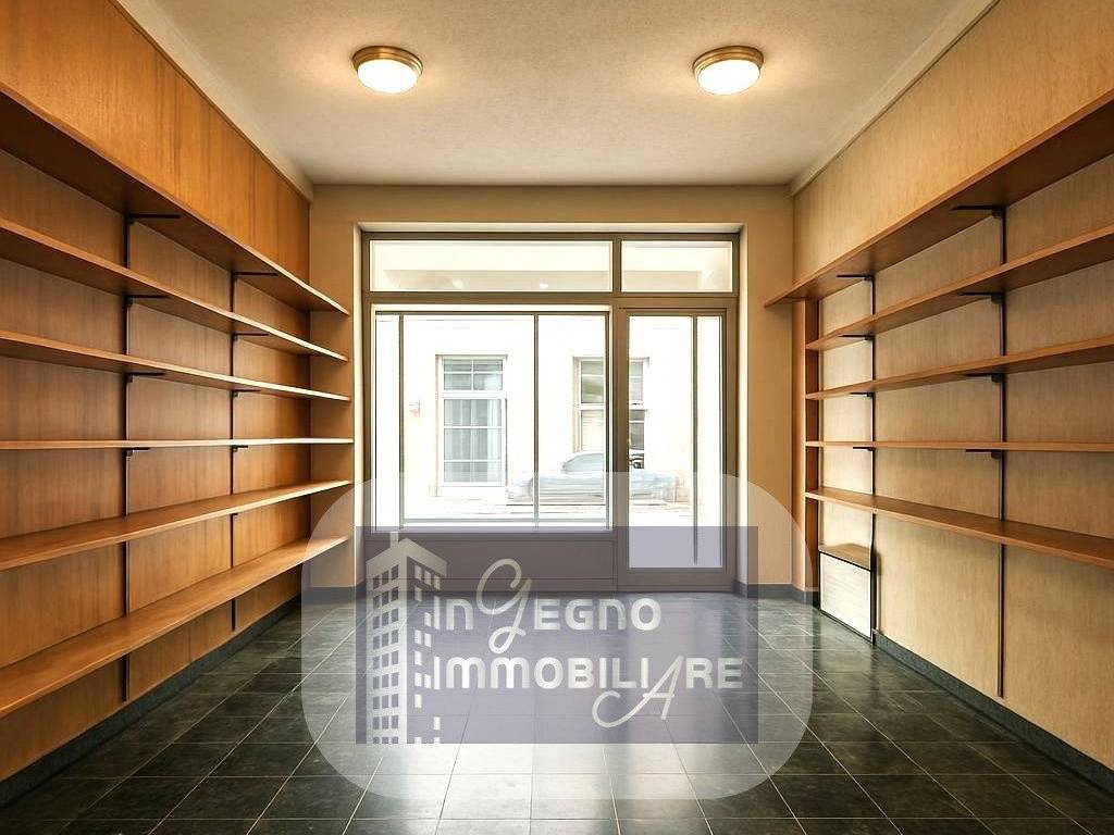 negozio in vendita a Torino in zona Vallette