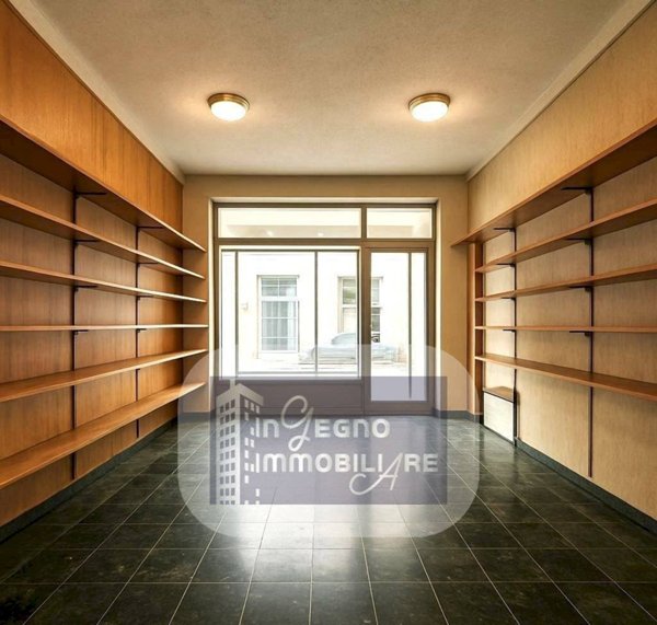 negozio in vendita a Torino in zona Lucento