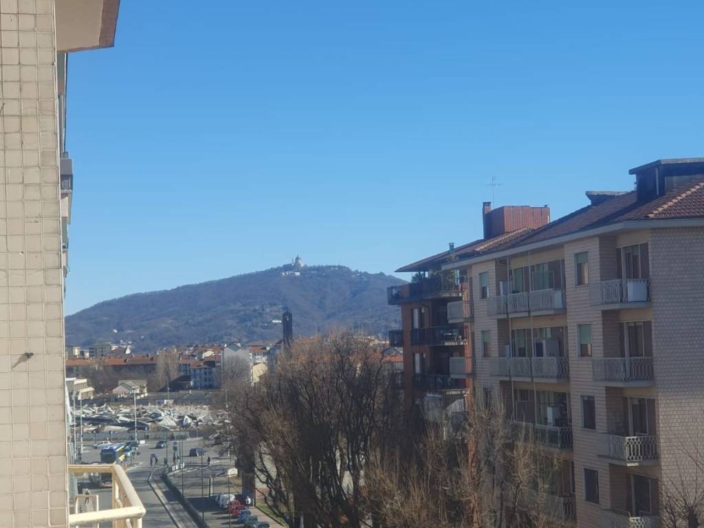 appartamento in vendita a Torino in zona Borgata Vittoria