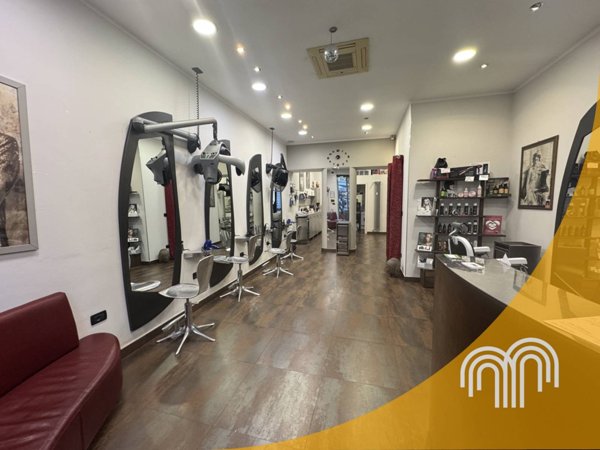 locale commerciale in vendita a Torino in zona Centro Storico