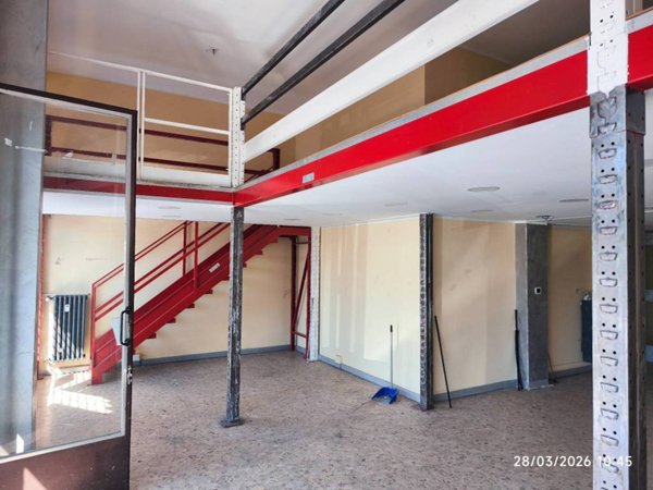 negozio in vendita a Torino in zona Mirafiori Sud