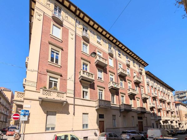 appartamento in vendita a Torino in zona Cit Turin