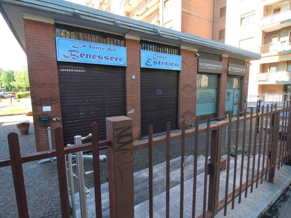 negozio in vendita a Torino in zona Santa Rita