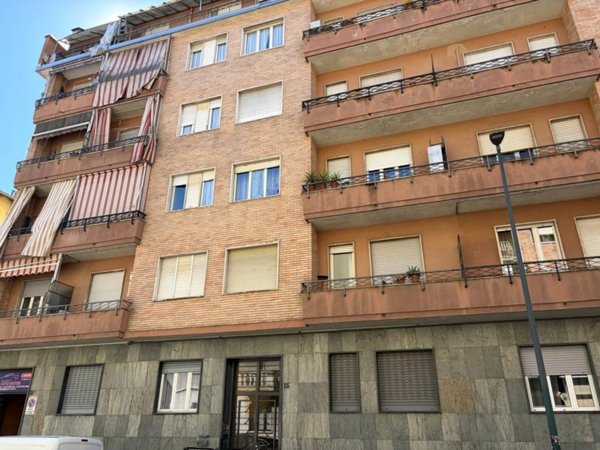 appartamento in vendita a Torino in zona Borgata Vittoria