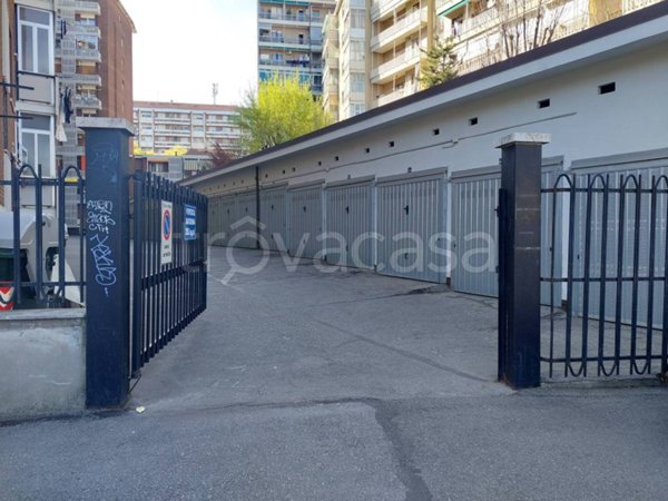 locale di sgombero in vendita a Torino in zona Parella