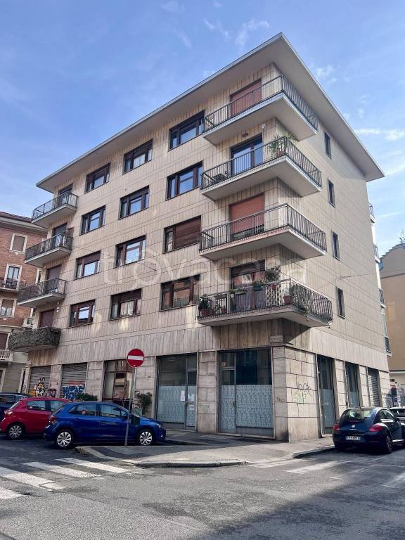 locale commerciale in vendita a Torino in zona San Donato