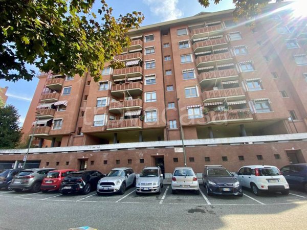 locale di sgombero in vendita a Torino in zona Lucento