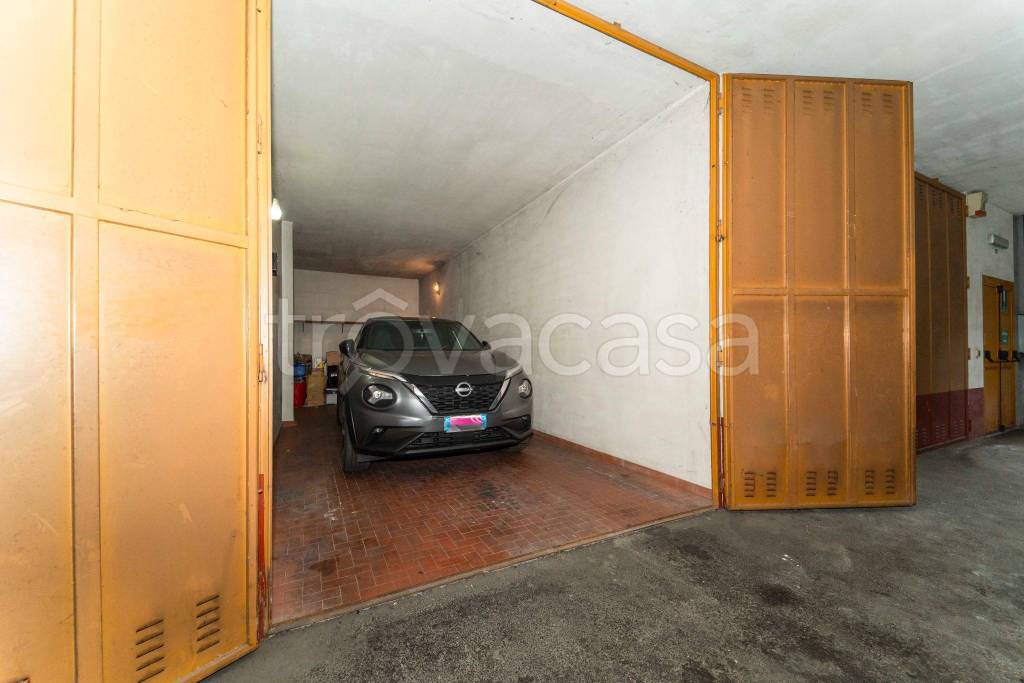 casa indipendente in vendita a Torino in zona Le Basse