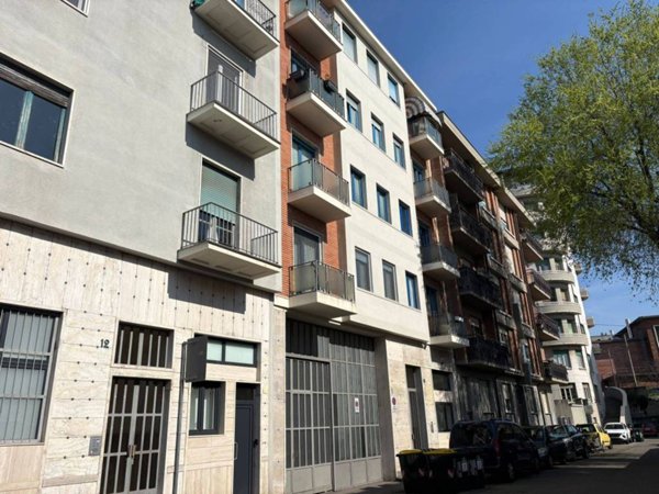 locale commerciale in vendita a Torino in zona Crocetta