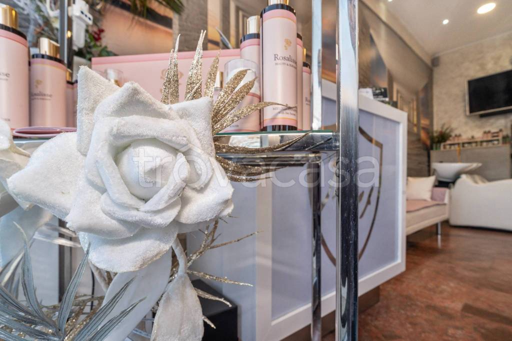 negozio in vendita a Torino in zona Santa Rita