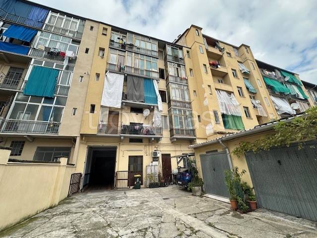 negozio in vendita a Torino in zona Borgata Vittoria