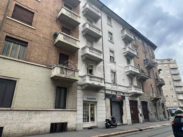 negozio in vendita a Torino in zona Borgata Vittoria