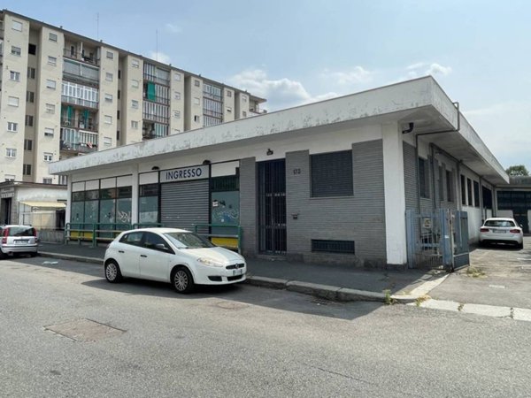 negozio in vendita a Torino in zona Madonna di Campagna