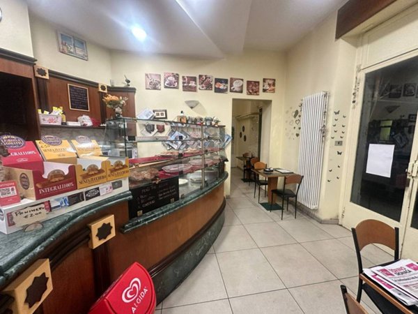 negozio in vendita a Torino in zona Cenisia