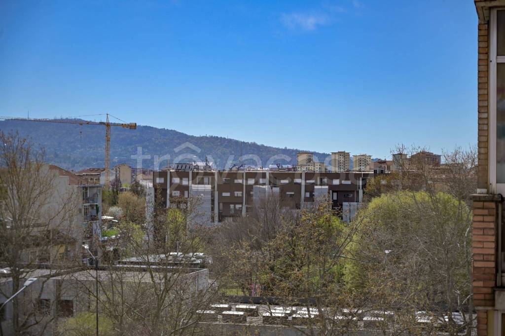 appartamento in vendita a Torino in zona Borgata Vittoria