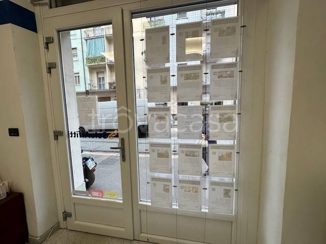 negozio in vendita a Torino in zona Borgata Vittoria