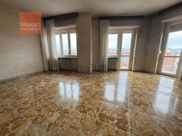 appartamento in vendita a Torino in zona Parella