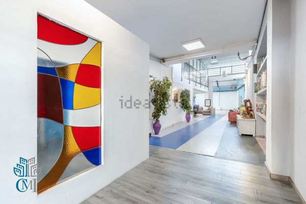 locale commerciale in vendita a Torino in zona Madonna del Pilone