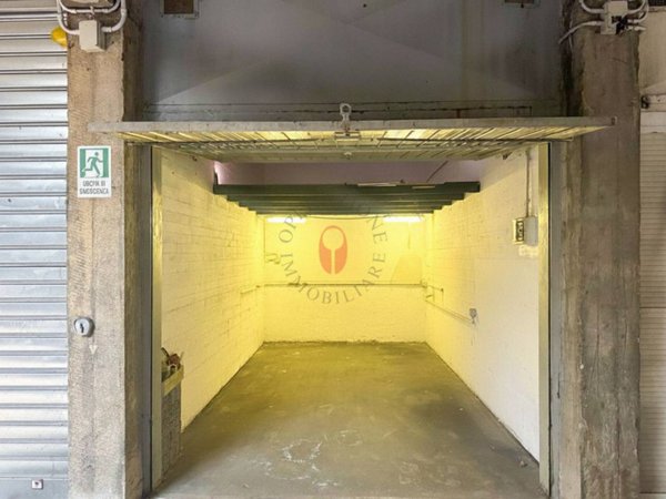 negozio in vendita a Torino in zona Mirafiori Nord