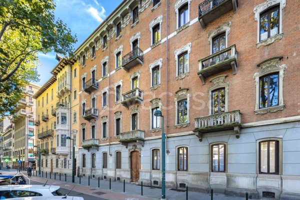 appartamento in vendita a Torino in zona Cit Turin