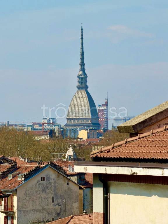 appartamento in vendita a Torino in zona Madonna del Pilone