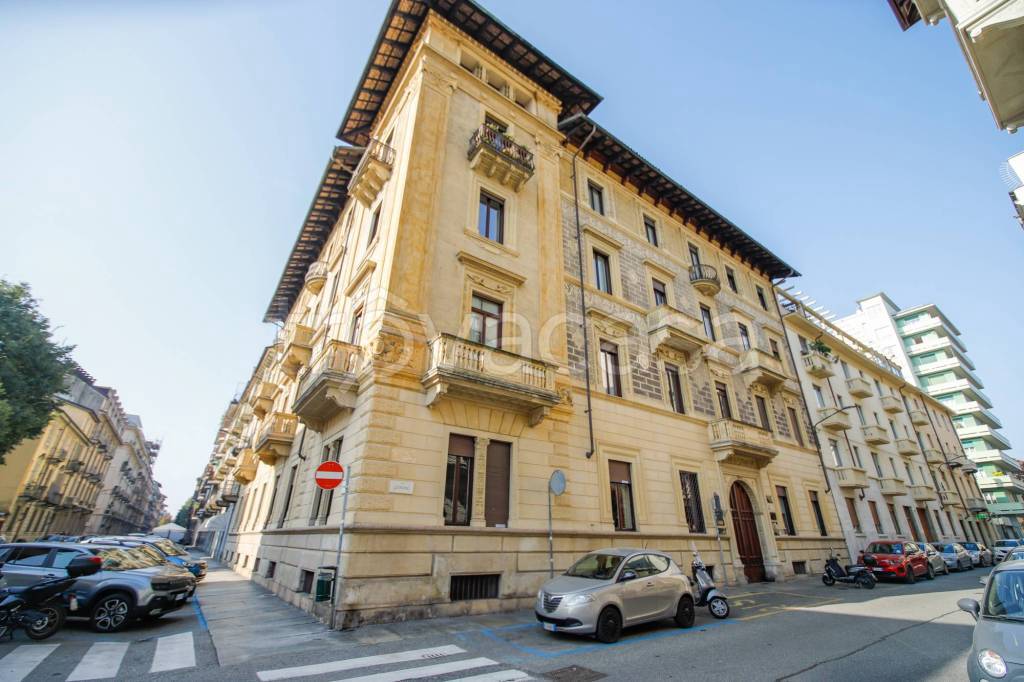 ufficio in vendita a Torino in zona Crocetta