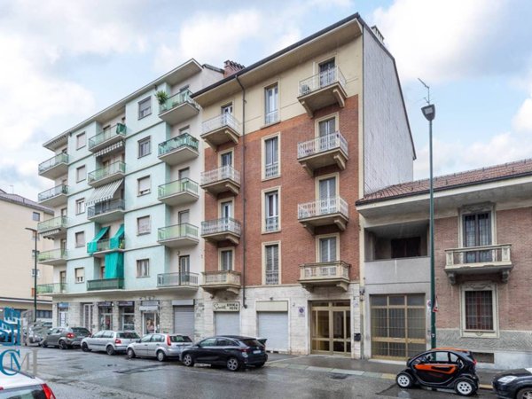 appartamento in vendita a Torino in zona Cenisia