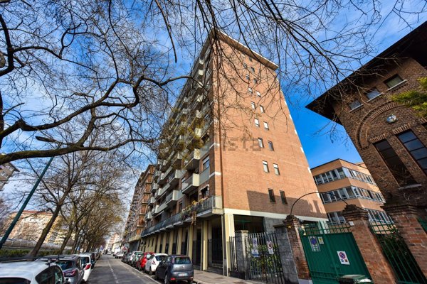 appartamento in vendita a Torino in zona Cenisia