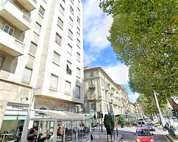 appartamento in vendita a Torino in zona Cit Turin