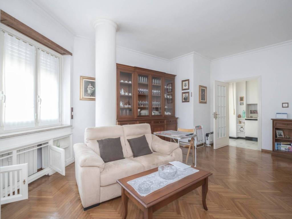 appartamento in vendita a Torino in zona Cenisia