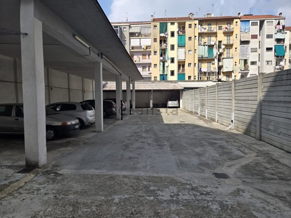 locale di sgombero in vendita a Torino in zona Barriera di Milano