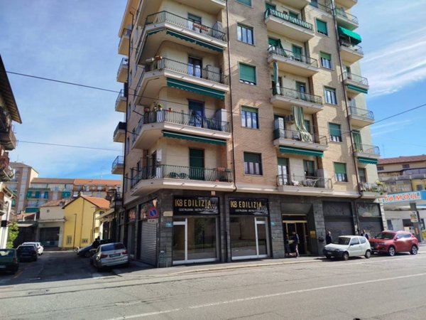 negozio in vendita a Torino in zona Madonna di Campagna